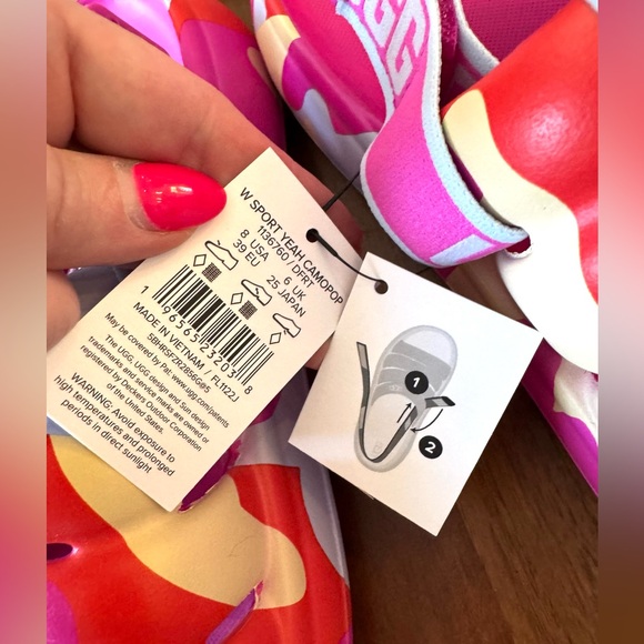 UGG Sport Yeah Capmopop Sandals - Picture 6 of 12